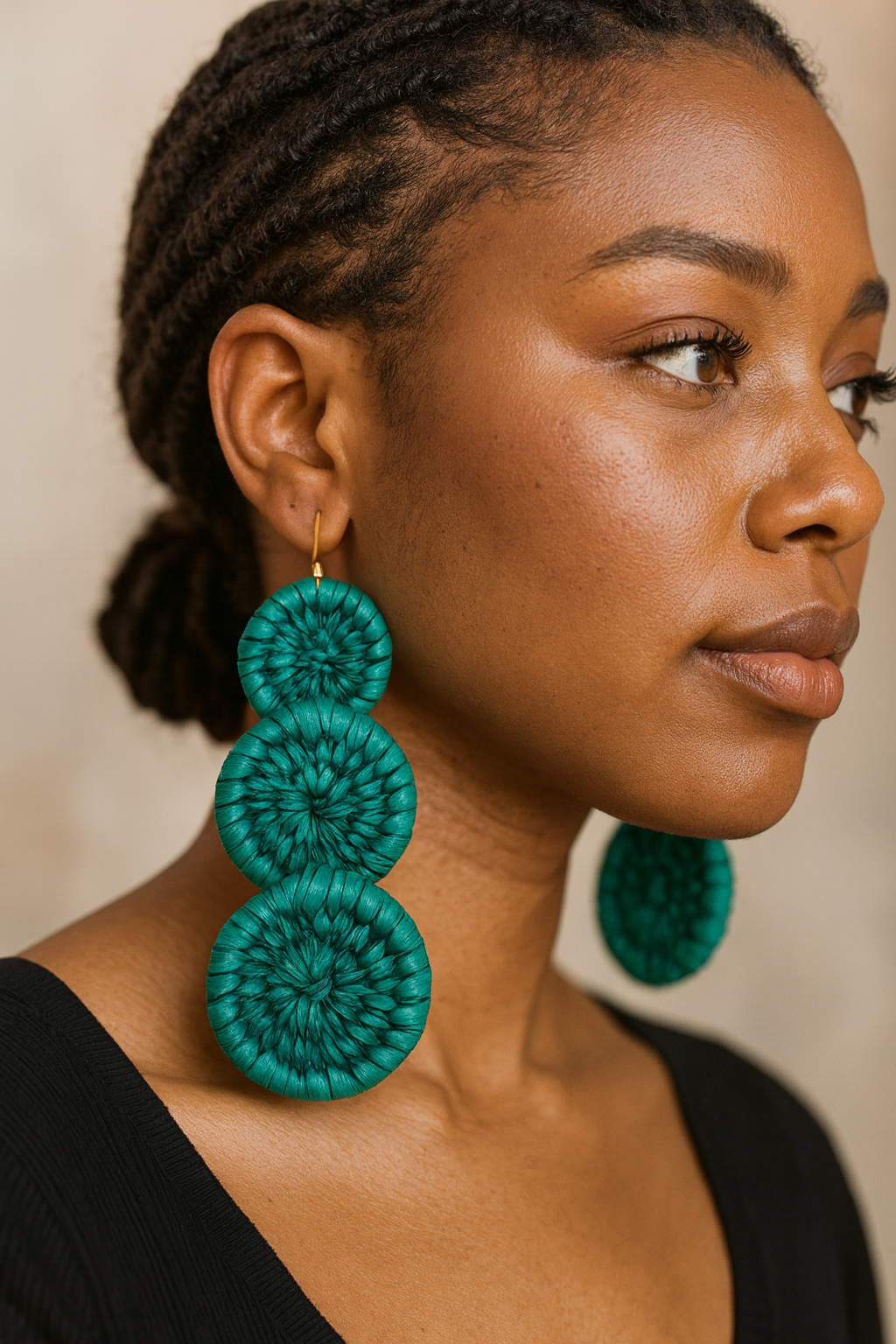 Triple-Disc Straw Earrings – Emerald Green/
Northern Ghana Handwoven Straw Earrings – Emerald Triple
/Artisan Woven Raffia Earrings – Emerald Northern Ghana Collection